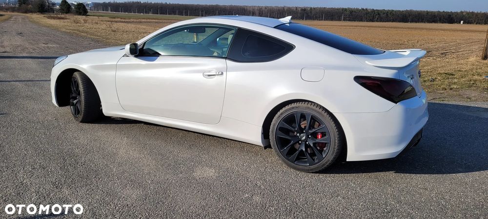 Hyundai Genesis Coupe 2.0 TCI Executive - 5