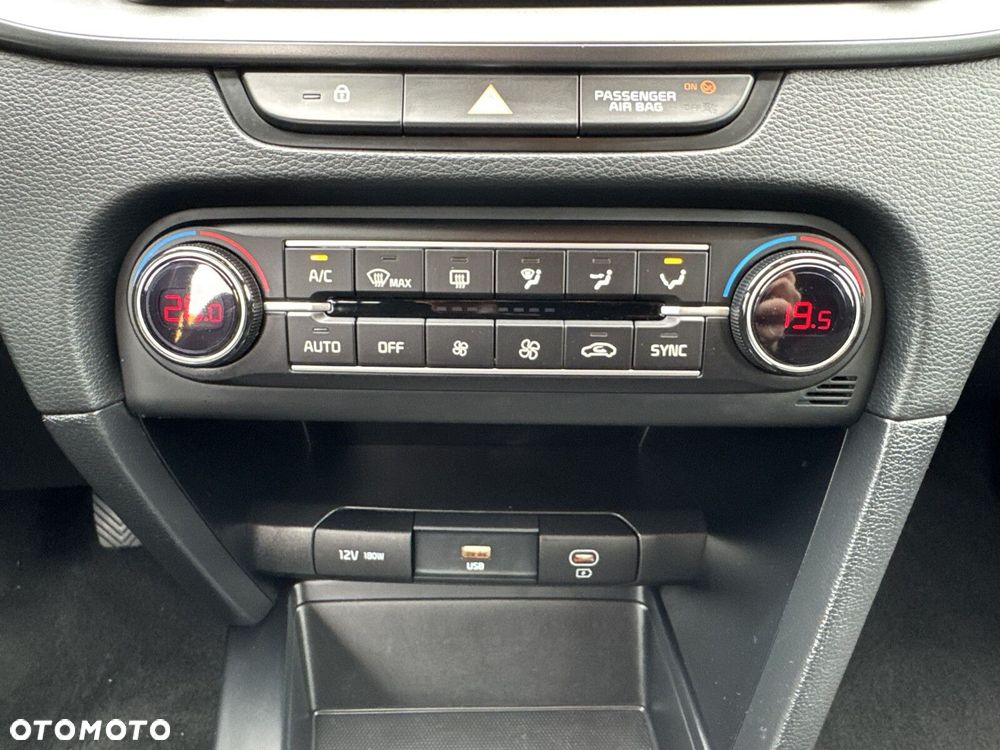 Kia Ceed 1.5 T-GDI M - 22