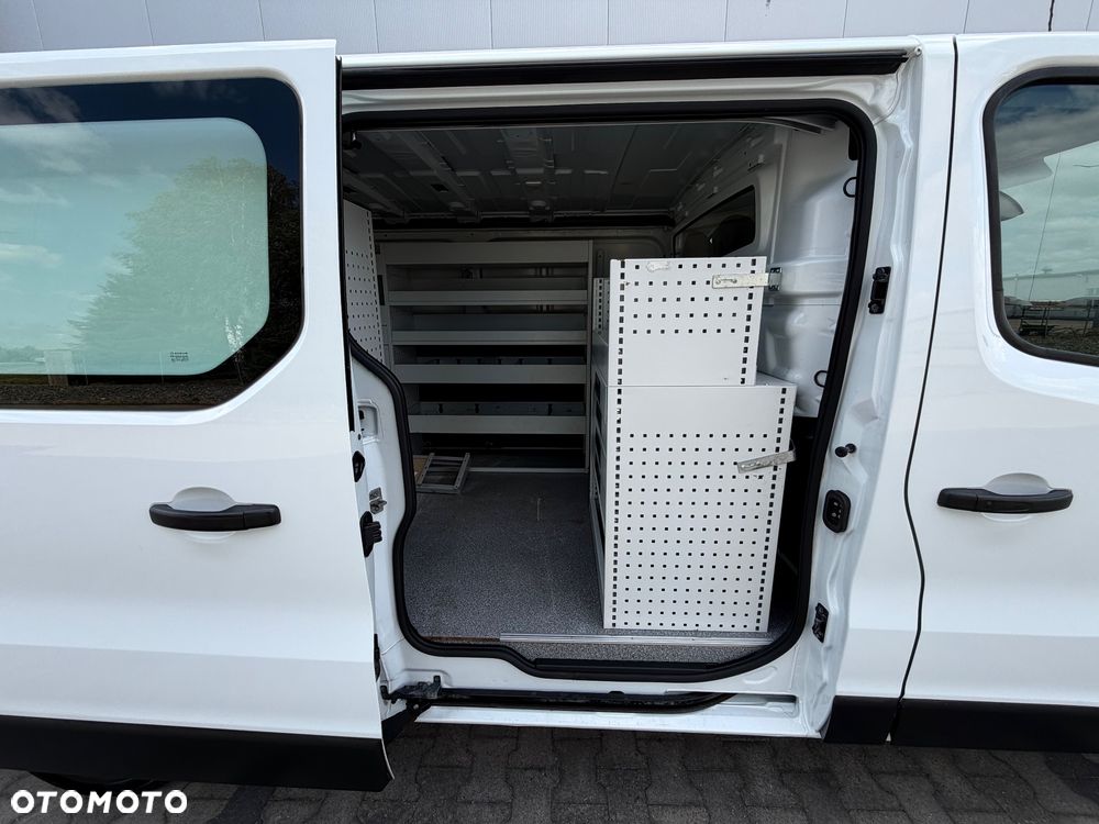 Nissan NV300 - 30