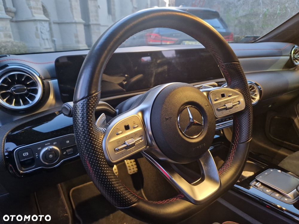 Mercedes-Benz CLA 200 AMG Line 7G-DCT - 7