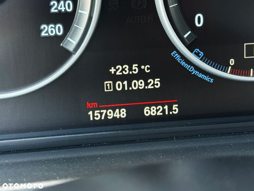 BMW Seria 5 520d xDrive Luxury Line - 33