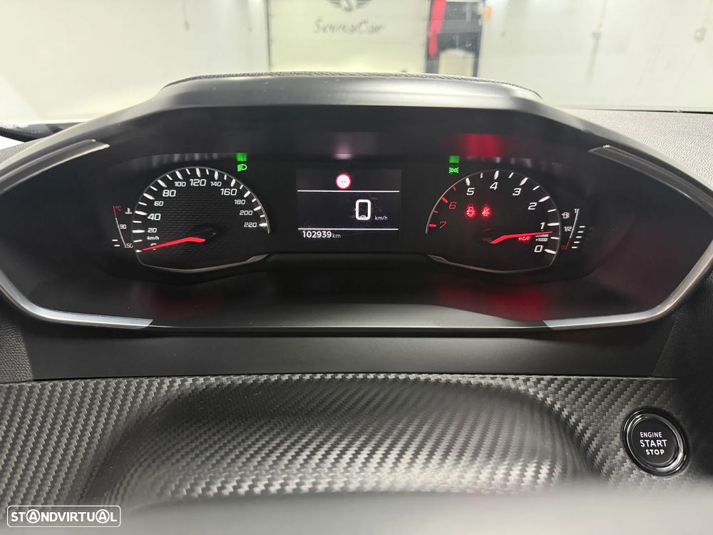 Peugeot 2008 1.2 PureTech Allure - 12