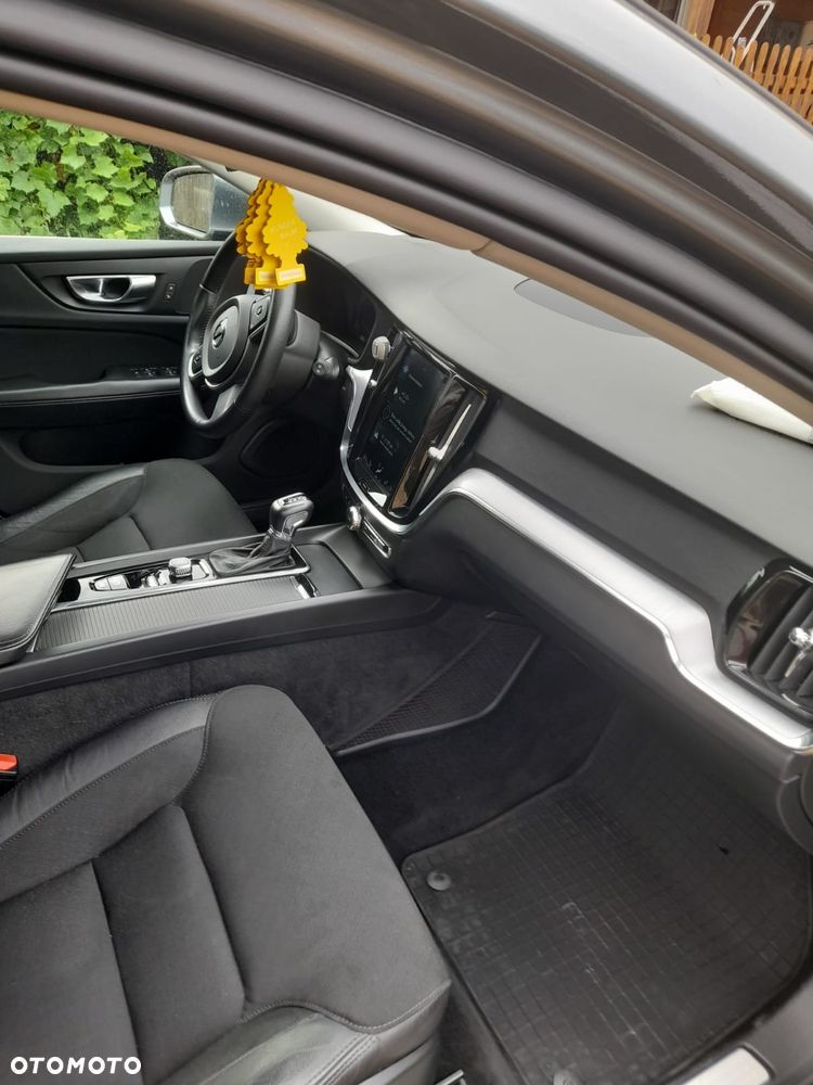 Volvo V60 D4 Momentum - 11