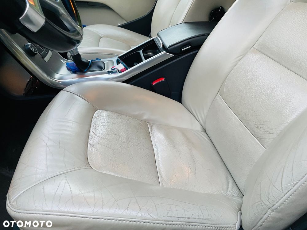 Volvo V70 D3 Momentum - 15