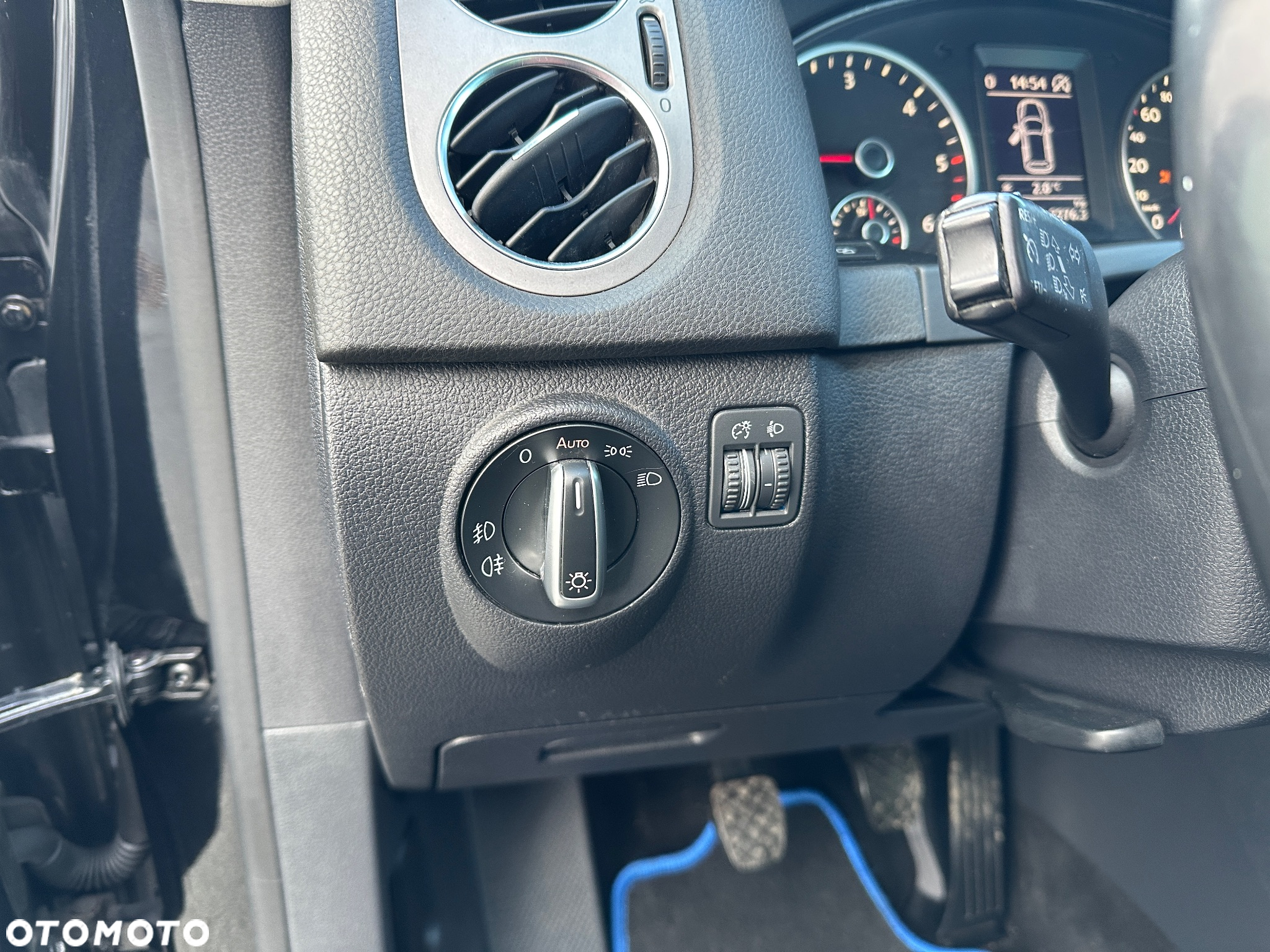 Volkswagen Tiguan - 12