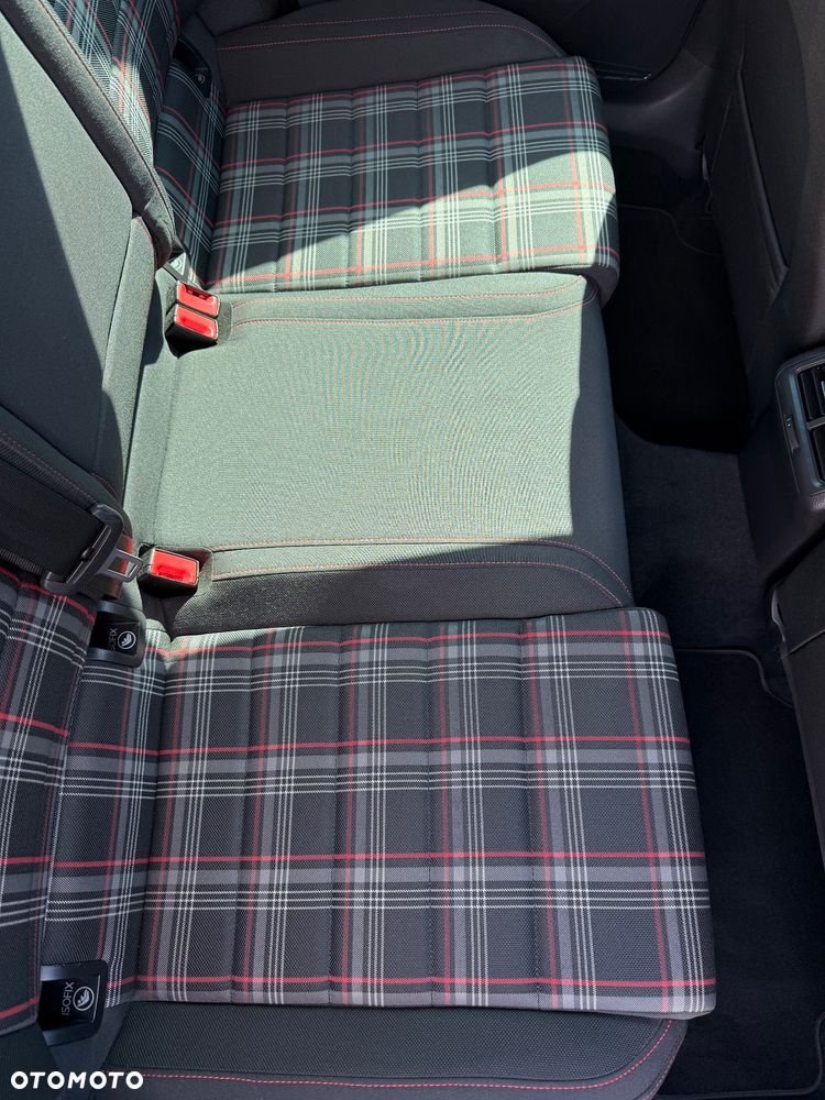 Volkswagen Golf GTI (BlueMotion Technology) DSG - 12