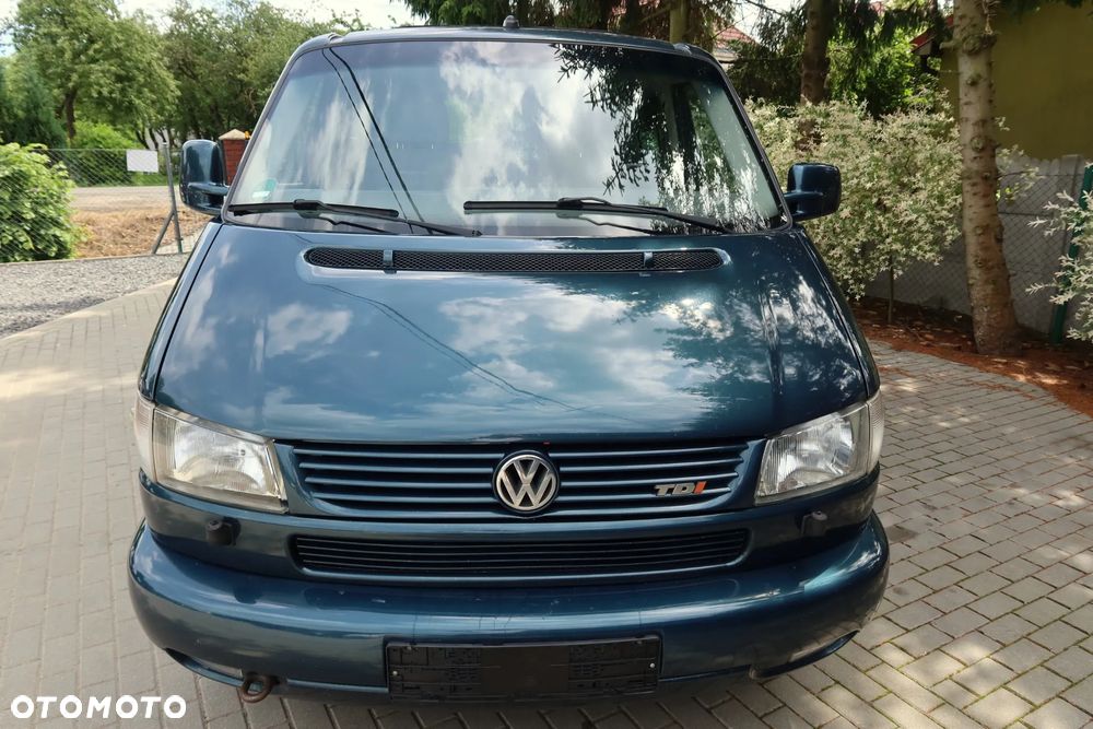 Volkswagen Multivan - 10