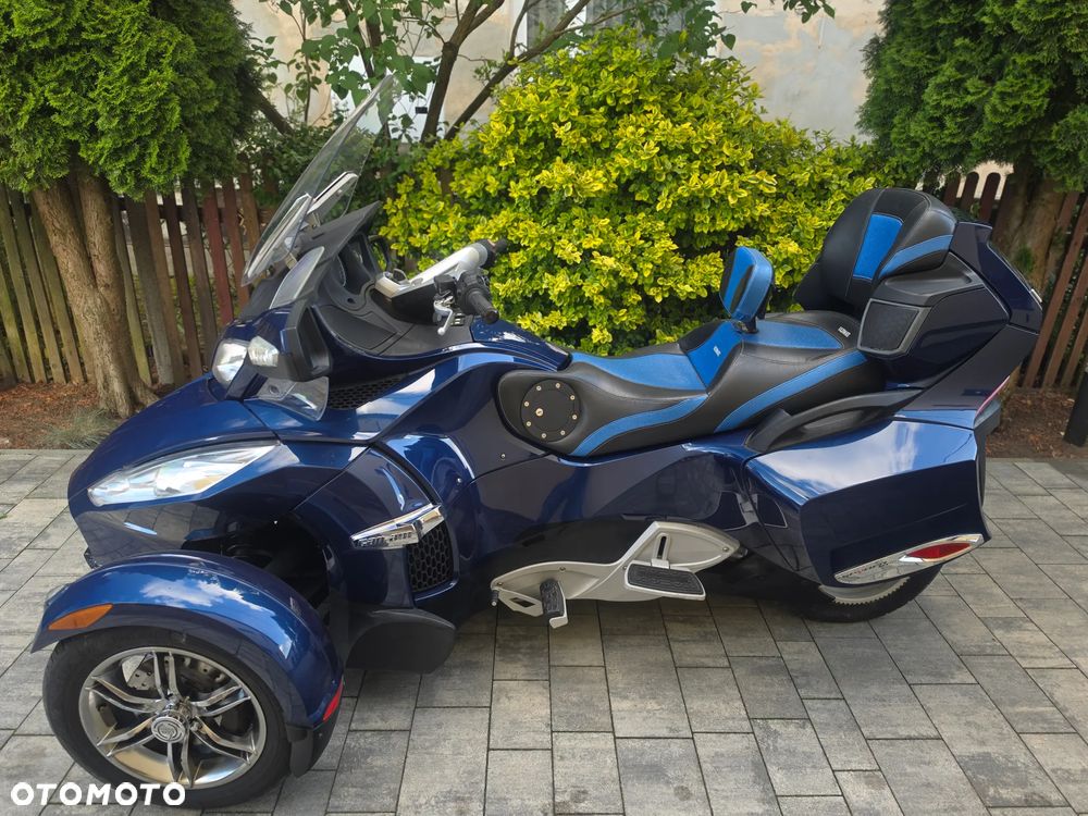Can-Am Spyder - 12