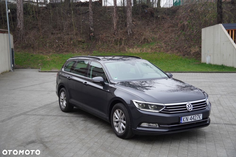 Volkswagen Passat - 11