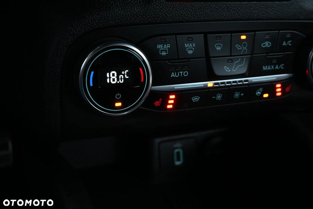 Ford Focus 1.5 EcoBoost ST-Line - 36