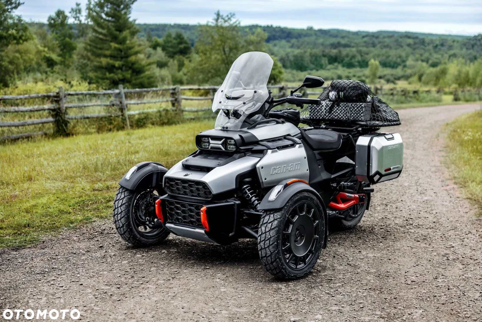 Can-Am Spyder - 10