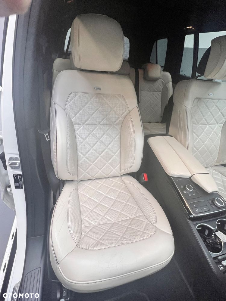 Mercedes-Benz GLS 350 d 4-Matic - 32