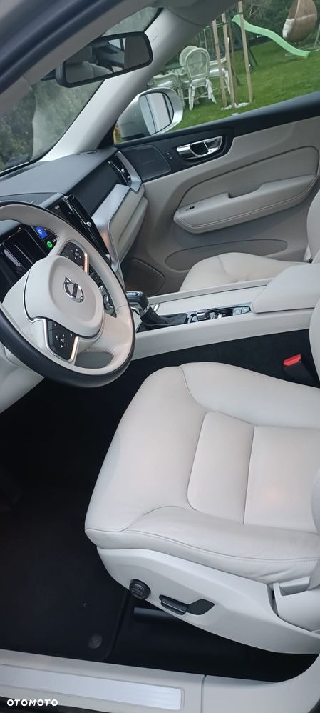 Volvo XC 60 T4 Momentum - 5