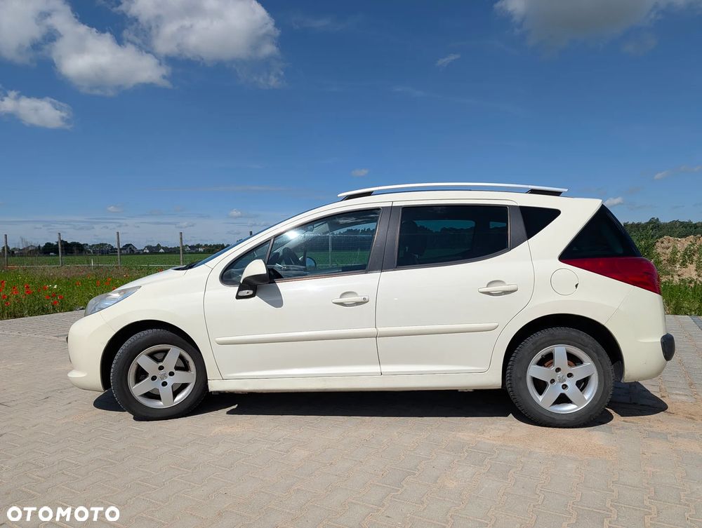 Peugeot 207 95 VTi Family - 12