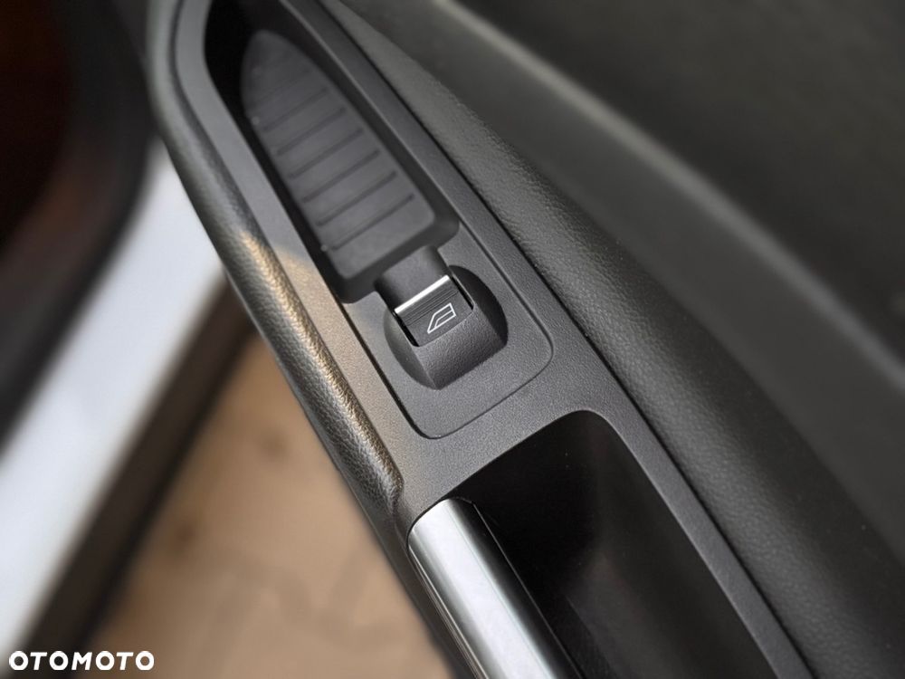 Ford Kuga 2.0 TDCi 2x4 Trend - 16