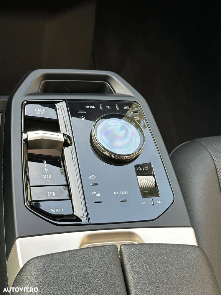 BMW iX - 21