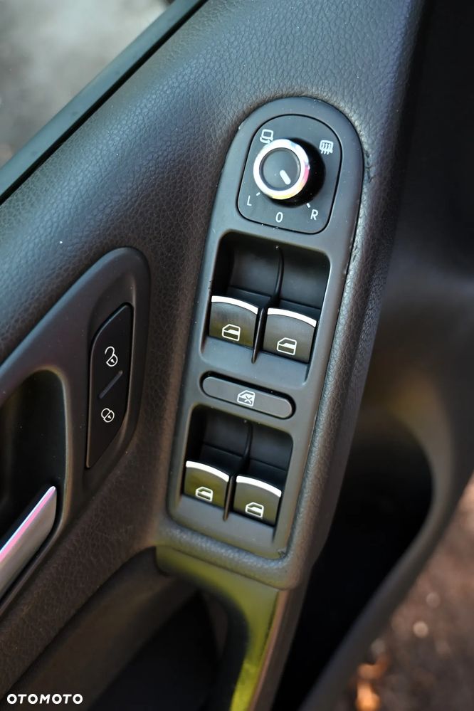 Volkswagen Golf - 22