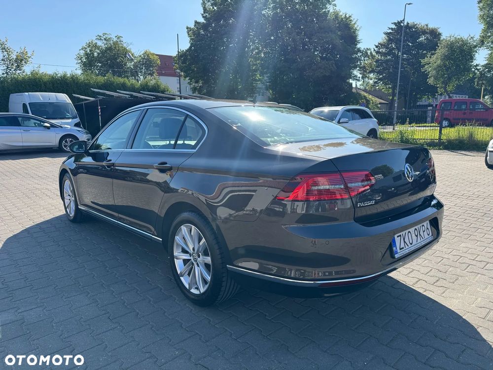 Volkswagen Passat - 2
