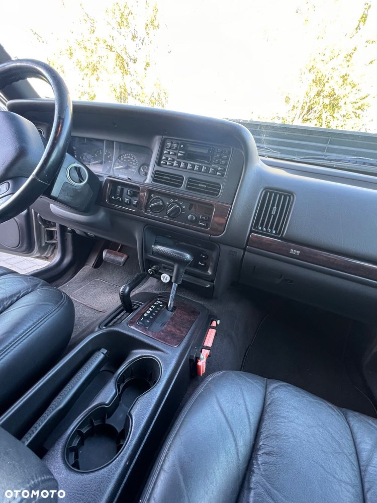 Jeep Grand Cherokee - 14