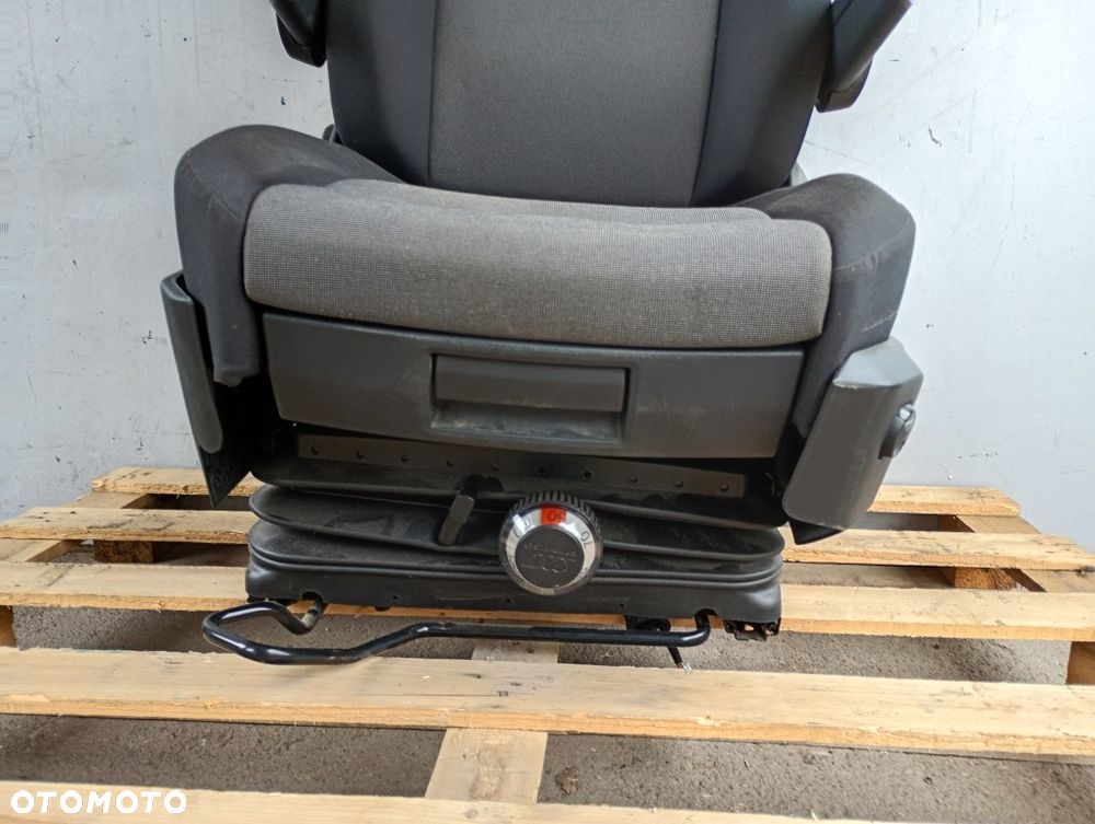 fotel kierowcy pneumatyczny siedzenie lewe vw crafter II 7c man tge 2018-2026r europa - 16