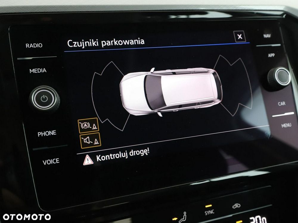 Volkswagen Passat Variant 2.0 TDI SCR DSG 4Motion Business - 25