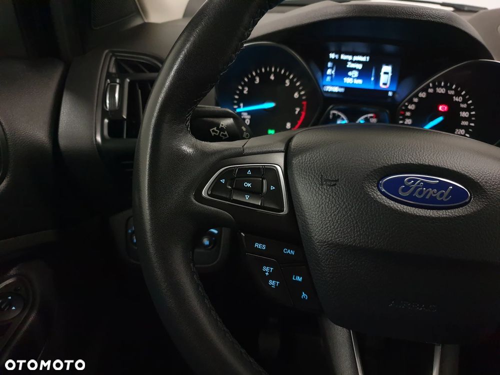 Ford Kuga 1.5 EcoBoost 2x4 Titanium - 10