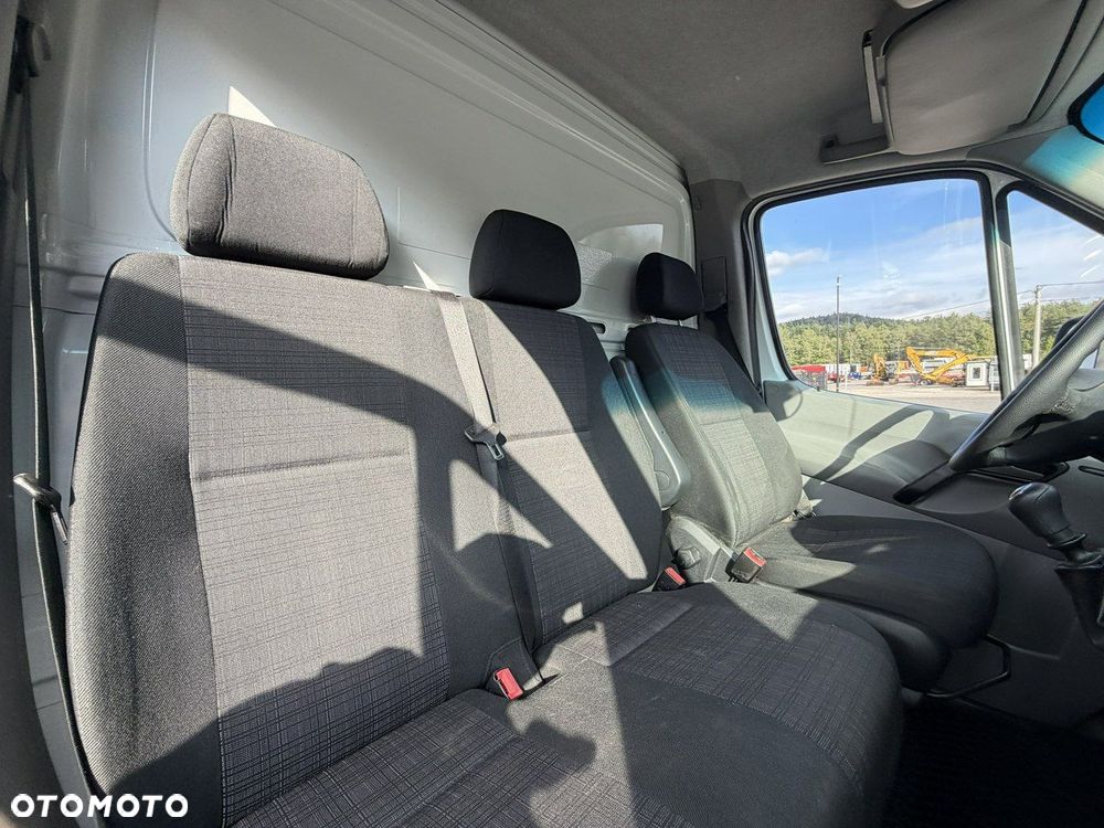 Mercedes-Benz Sprinter - 27