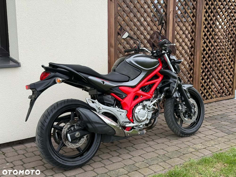 Suzuki Gladius - 3