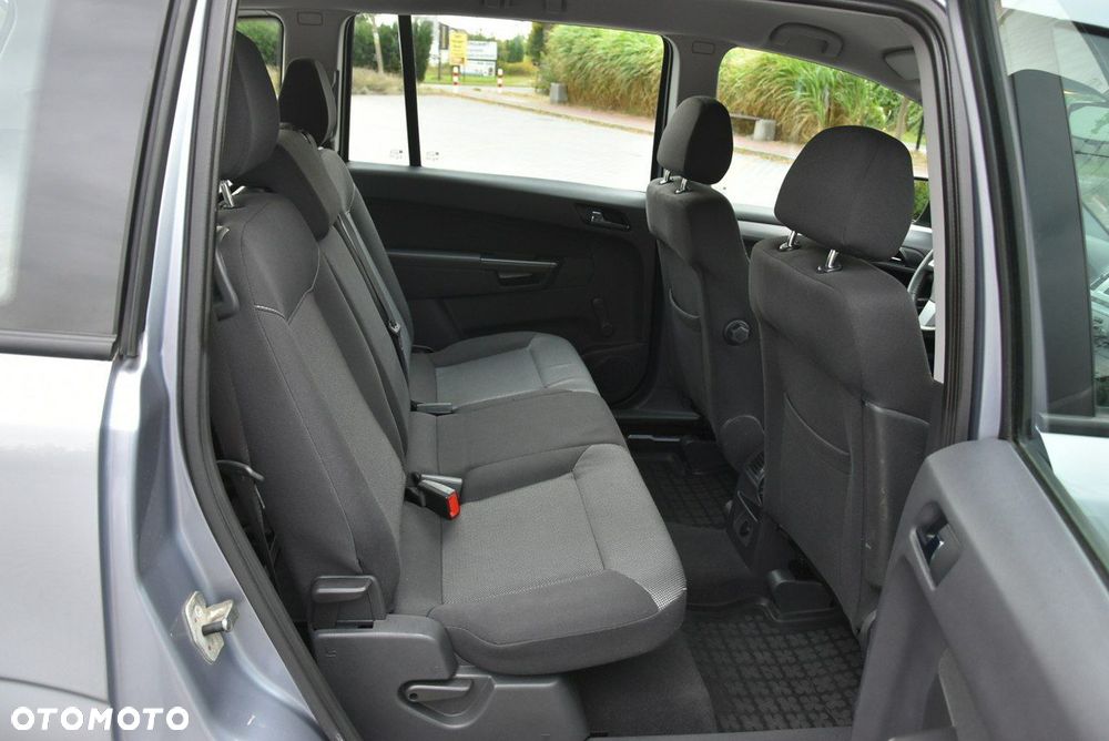 Opel Zafira - 10