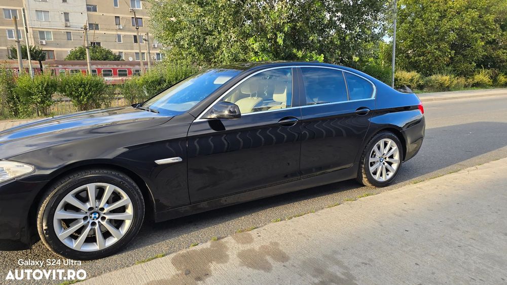 BMW Seria 5 530d xDrive Aut. - 2