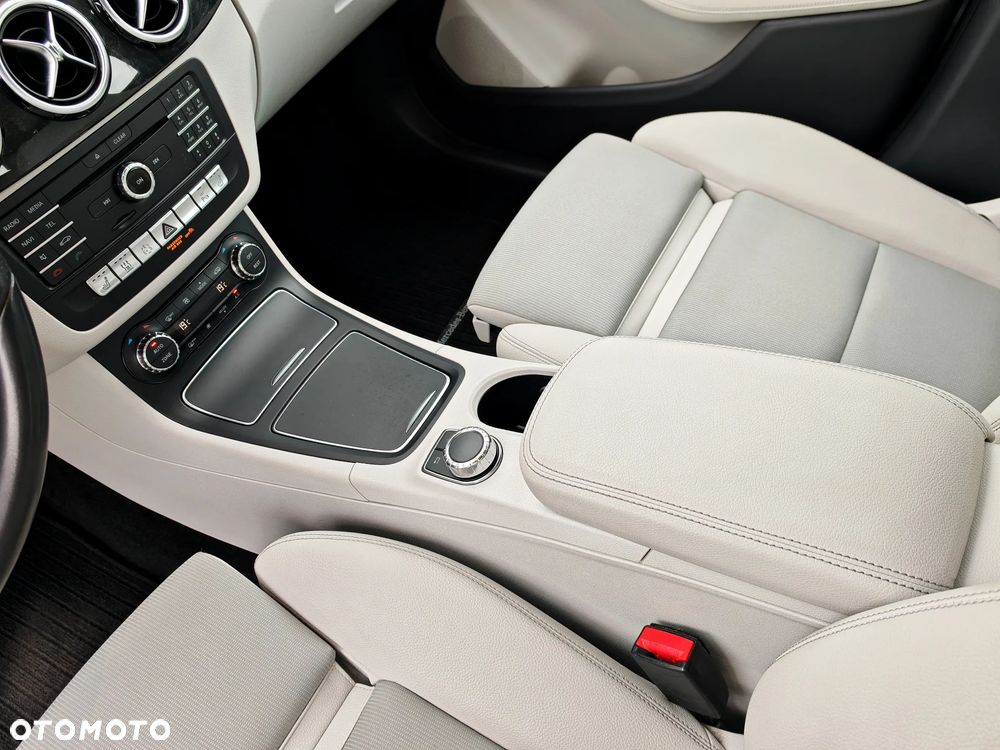 Mercedes-Benz Klasa B (Electric Drive) 250 e - 32