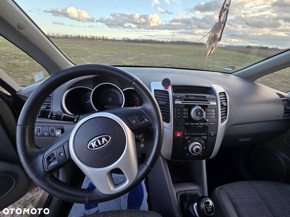 Kia Venga - 10