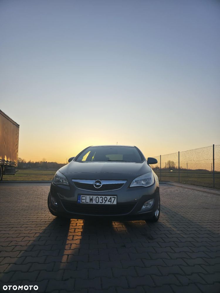 Opel Astra 1.4 Turbo - 1