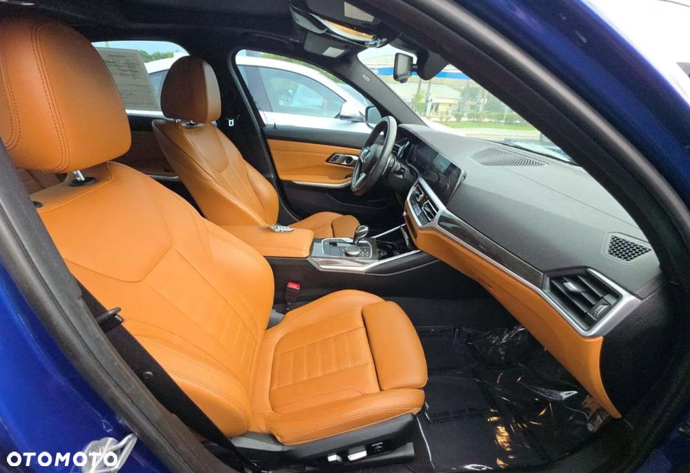 BMW Seria 3 330i xDrive M Sport - 15