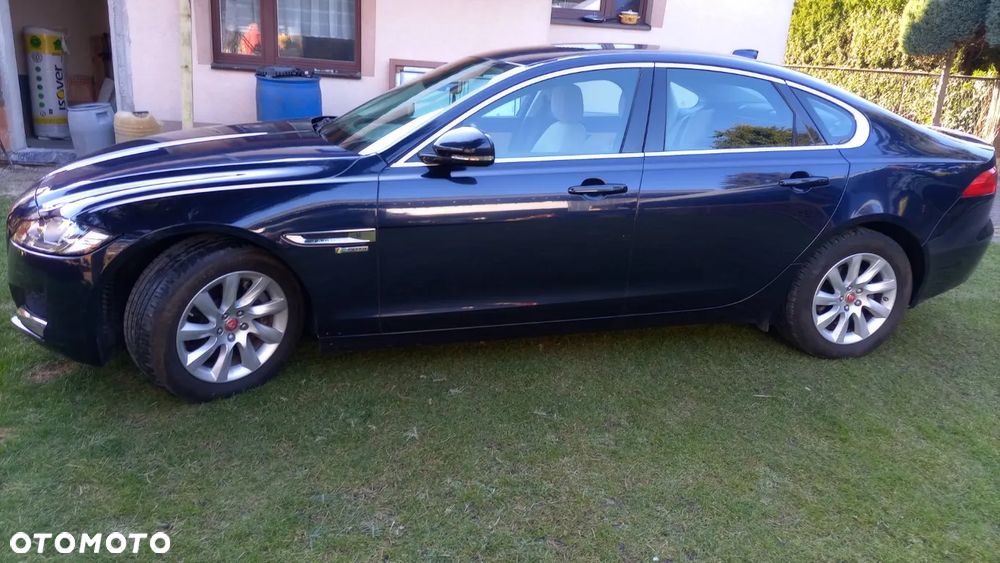 Jaguar XF 2.0 i4D Prestige - 4