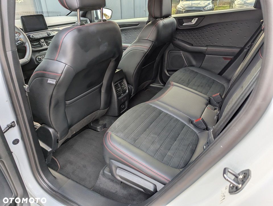 Ford Kuga 2.5 Duratec PHEV ST-LINE - 28