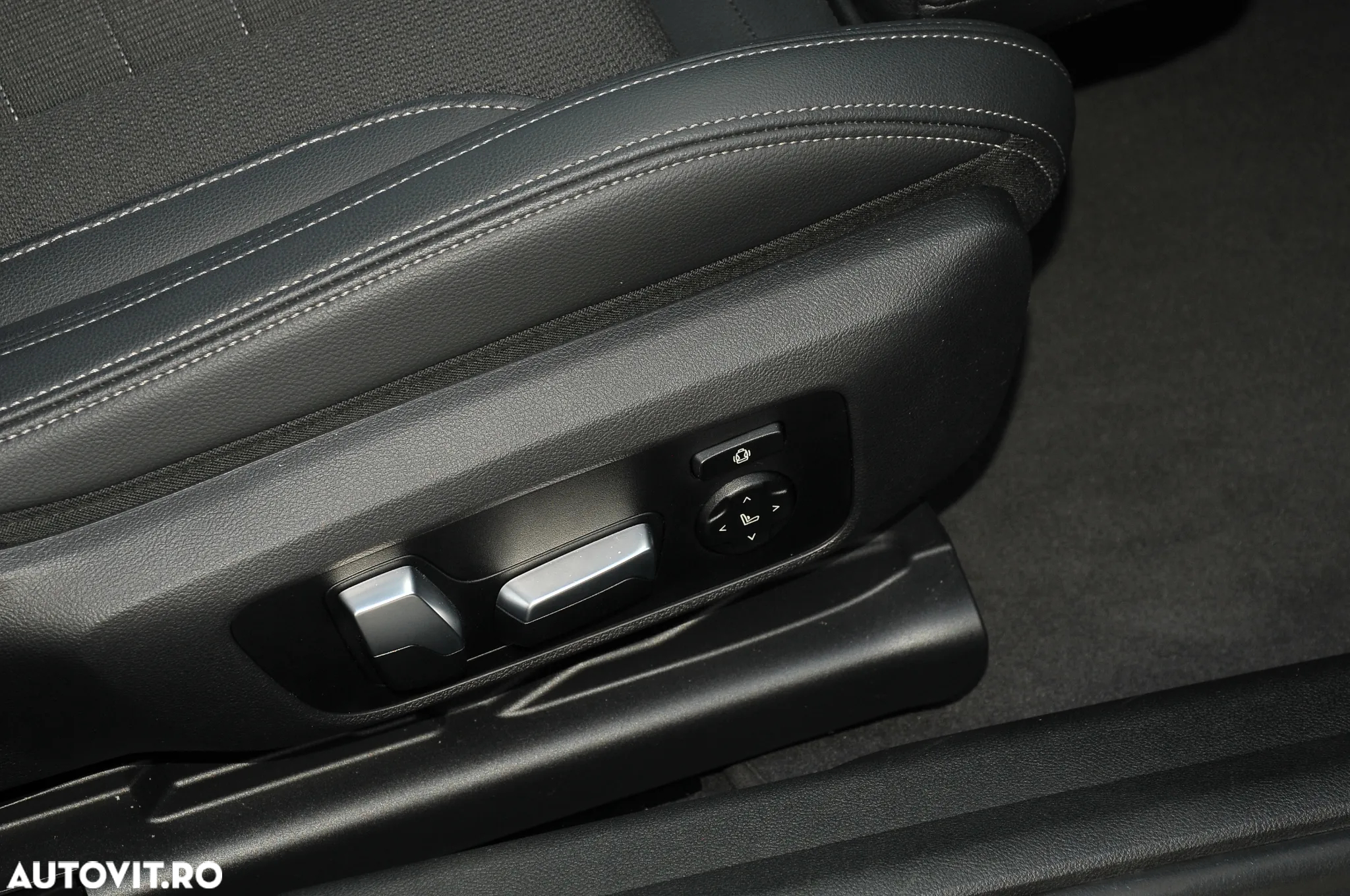 BMW Seria 3 320d xDrive AT - 36