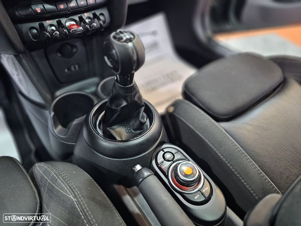 MINI 3 Portas Cooper D - 18