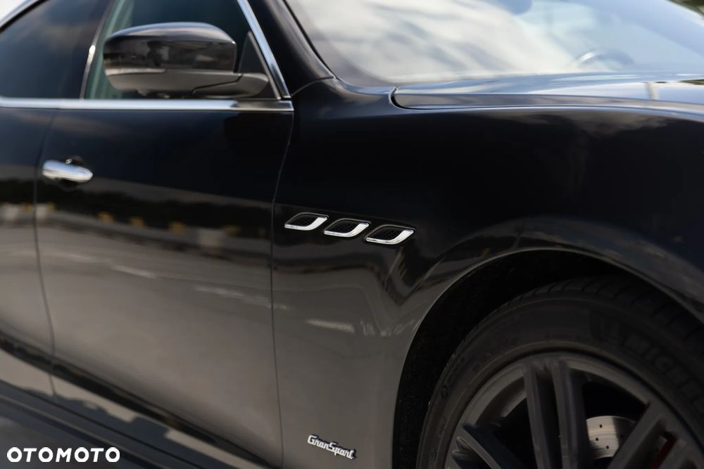 Maserati Ghibli S GranSport - 19