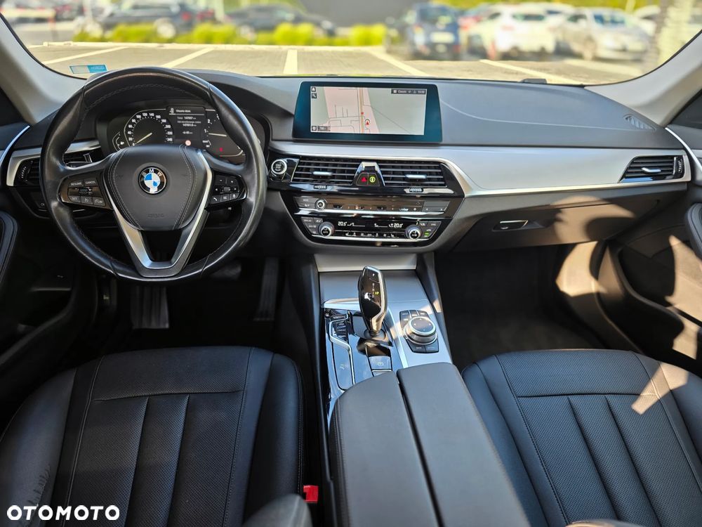 BMW Seria 5 520i GPF M Sport sport - 28