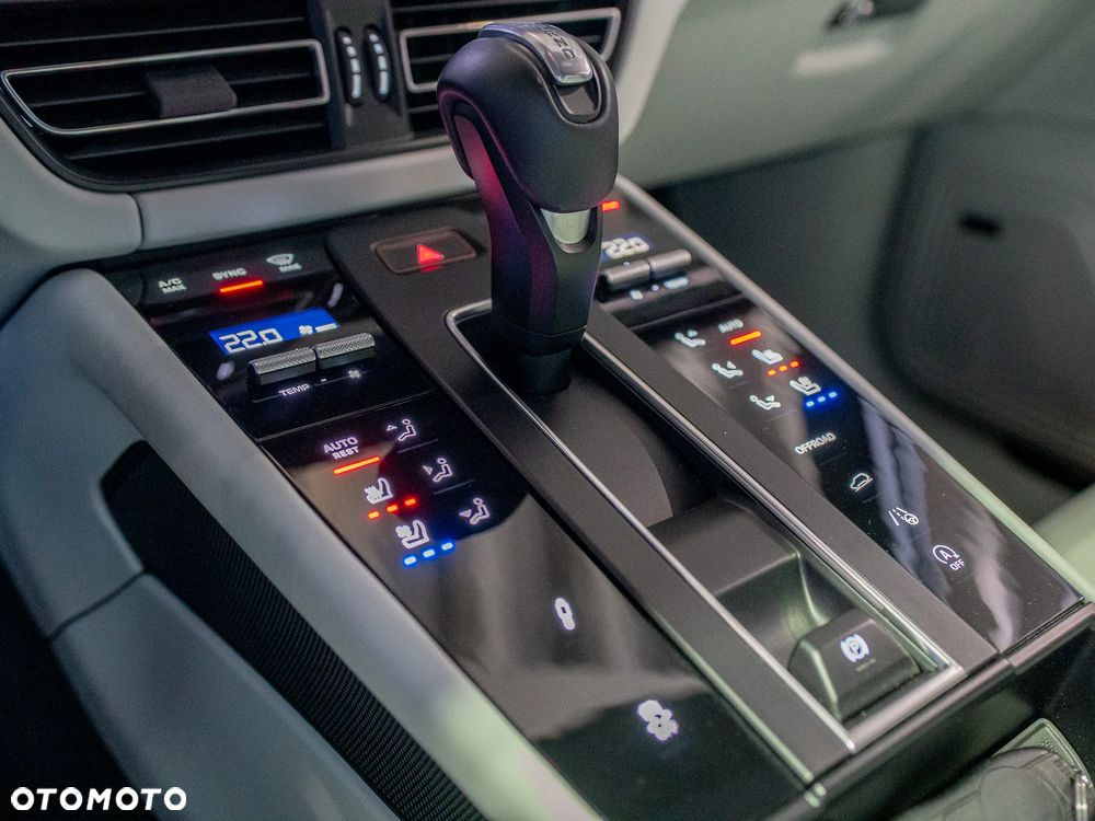 Porsche Macan T - 20