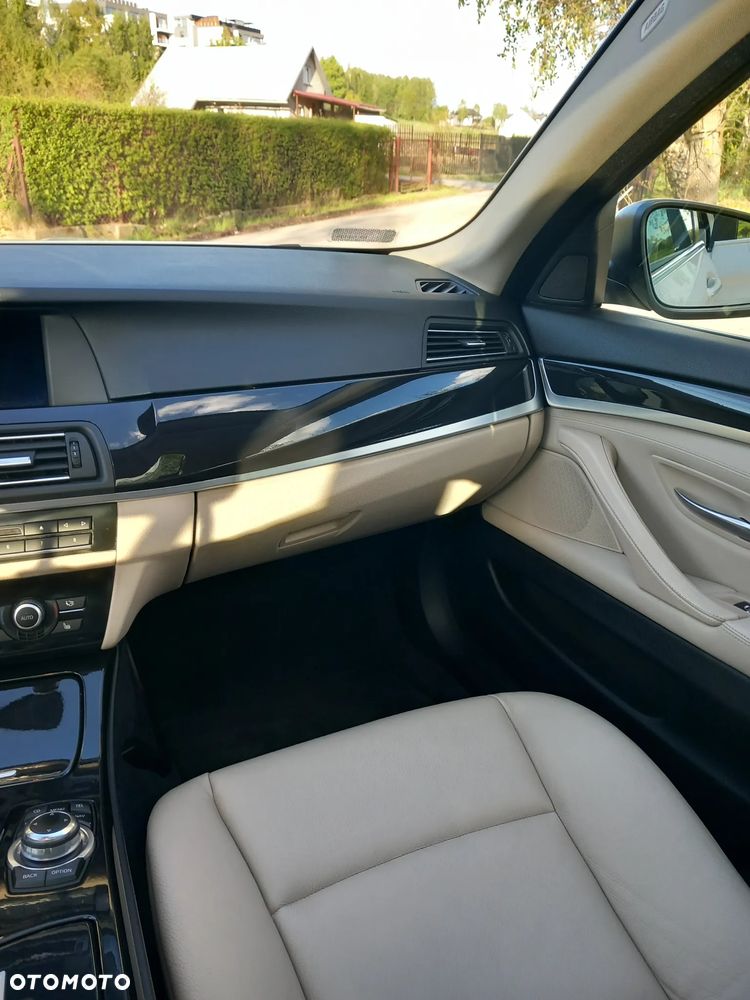 BMW Seria 5 523i - 18