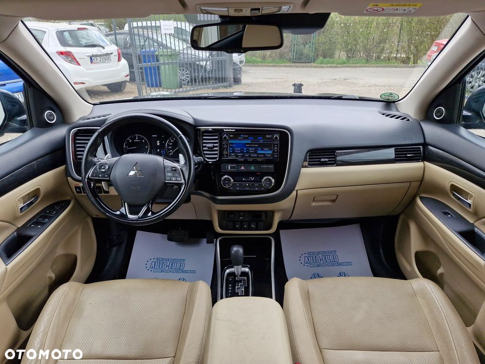 Mitsubishi Outlander - 18