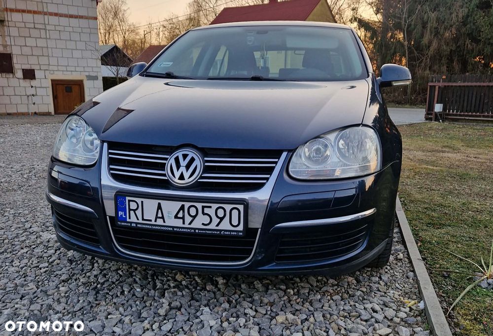 Volkswagen Jetta 1.6 FSI Comfortline - 2
