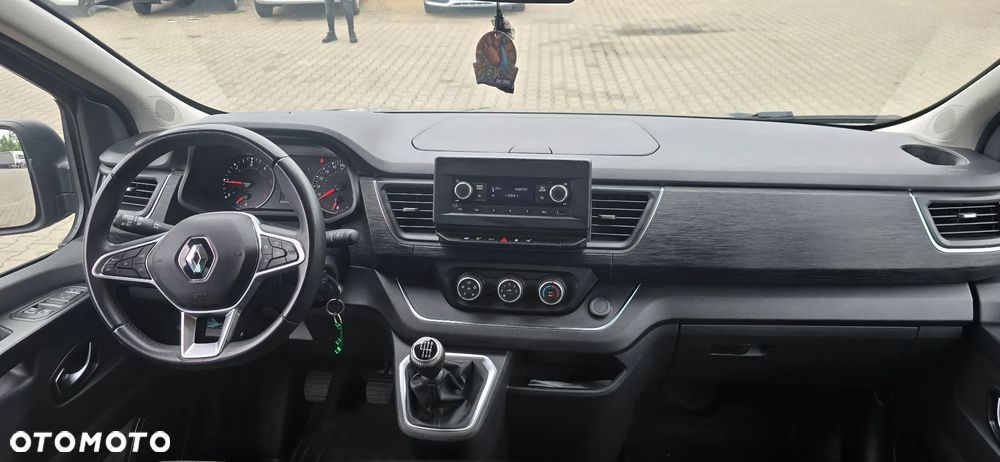 Renault Trafic - 12