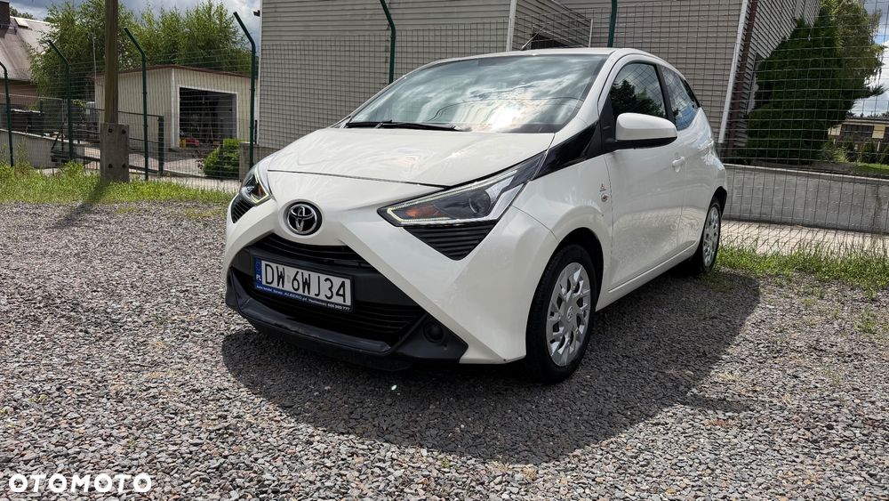 Toyota Aygo x-business - 4