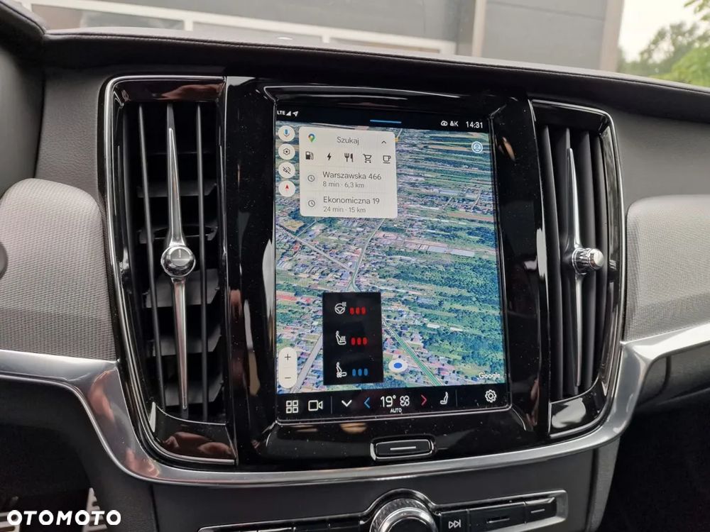 Volvo V90 T8 AWD Plug-In Hybrid R-Design - 29