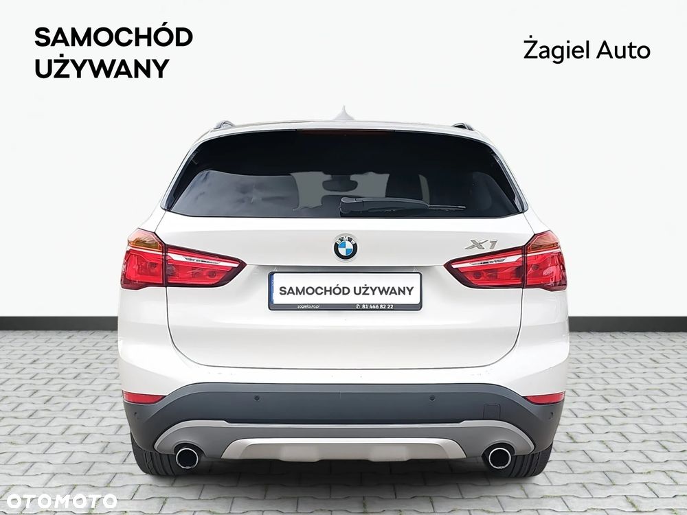 BMW X1 xDrive20i xLine - 4