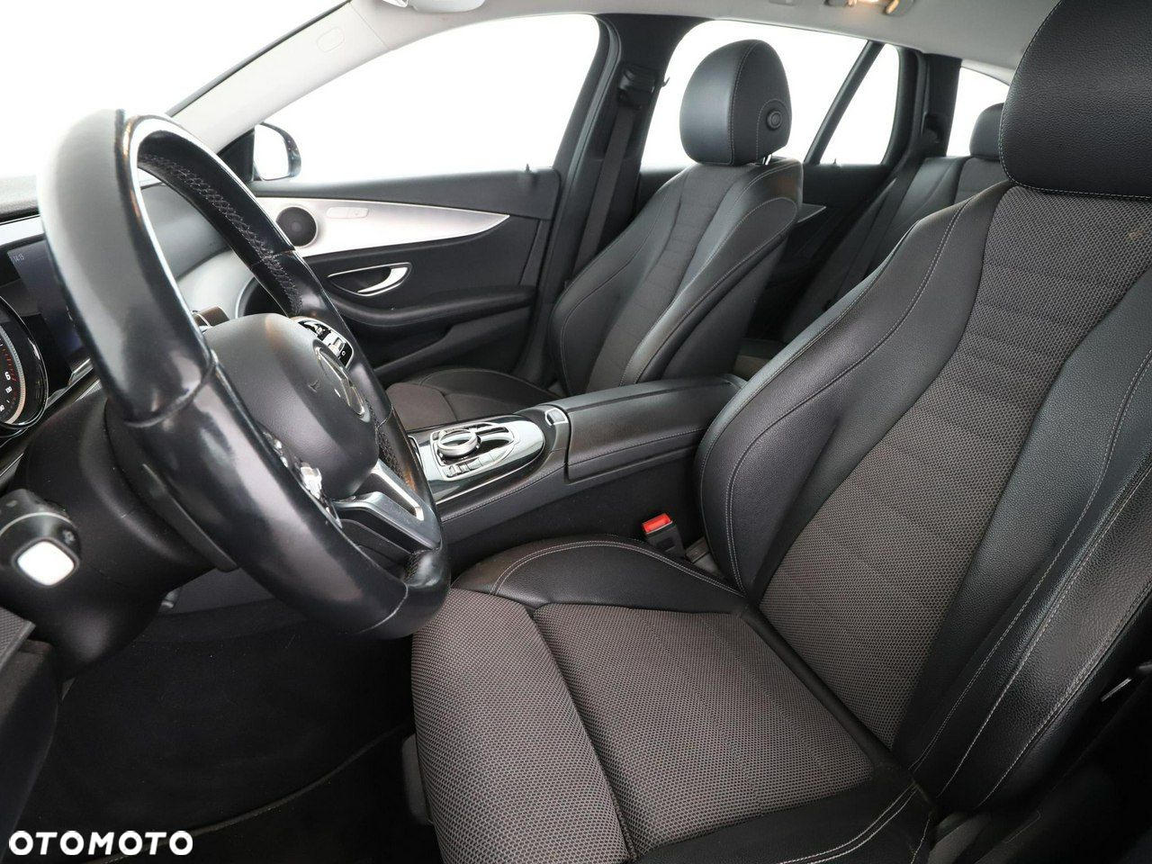 Mercedes-Benz Klasa E 220 d Avantgarde - 13
