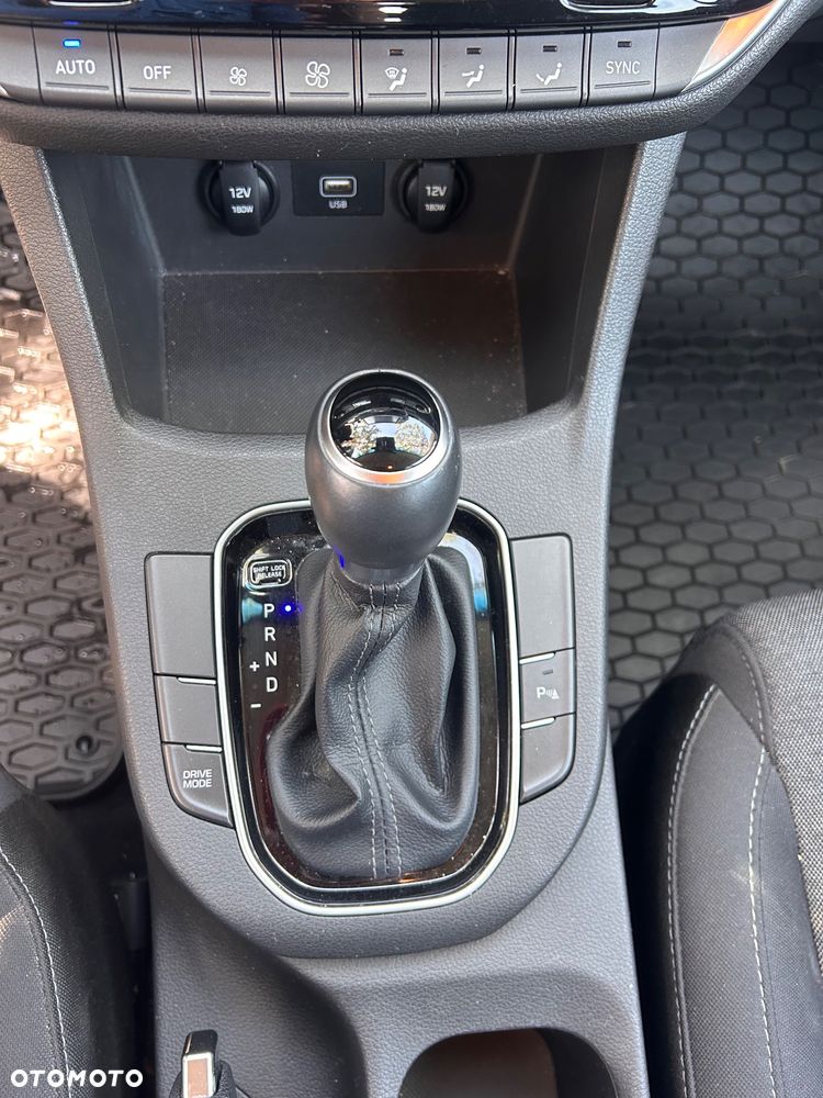 Hyundai i30 1.6 D Comfort DCT - 20